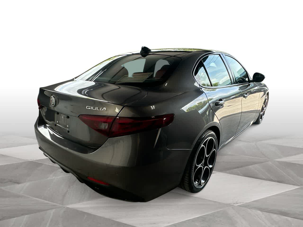 Used 2022 Alfa Romeo Giulia Veloce RWD image 8