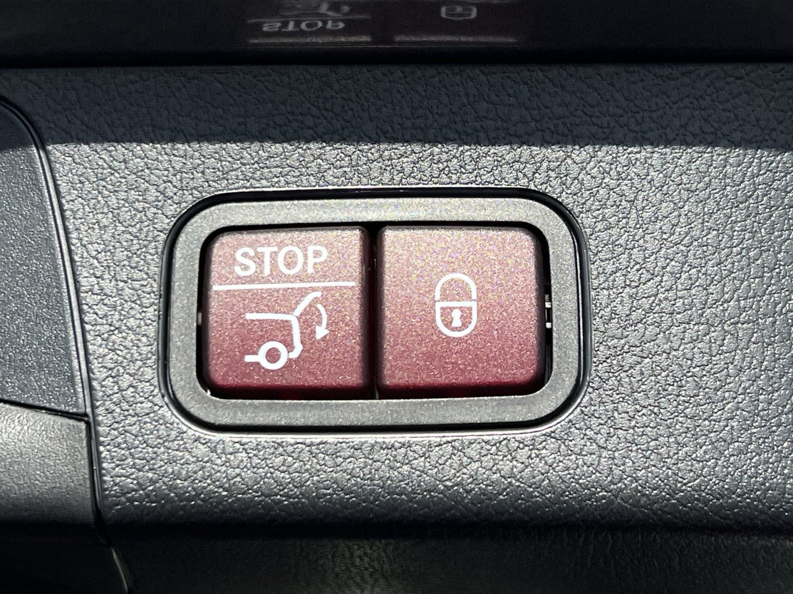 Used 2026 Mercedes-Benz GLB 250 4MATIC image 25