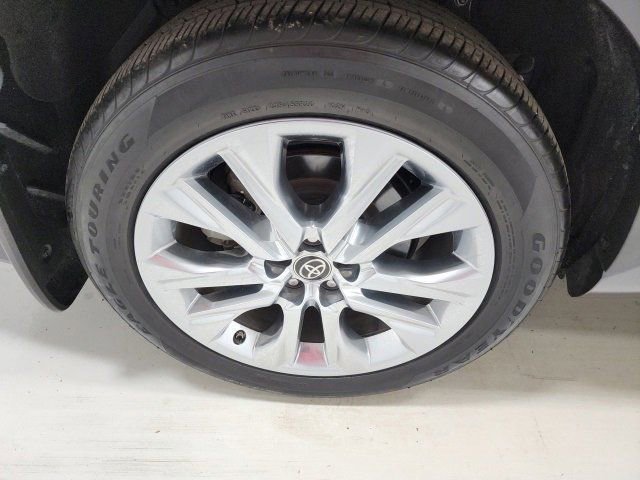 Used 2023 Toyota Highlander Limited image 9