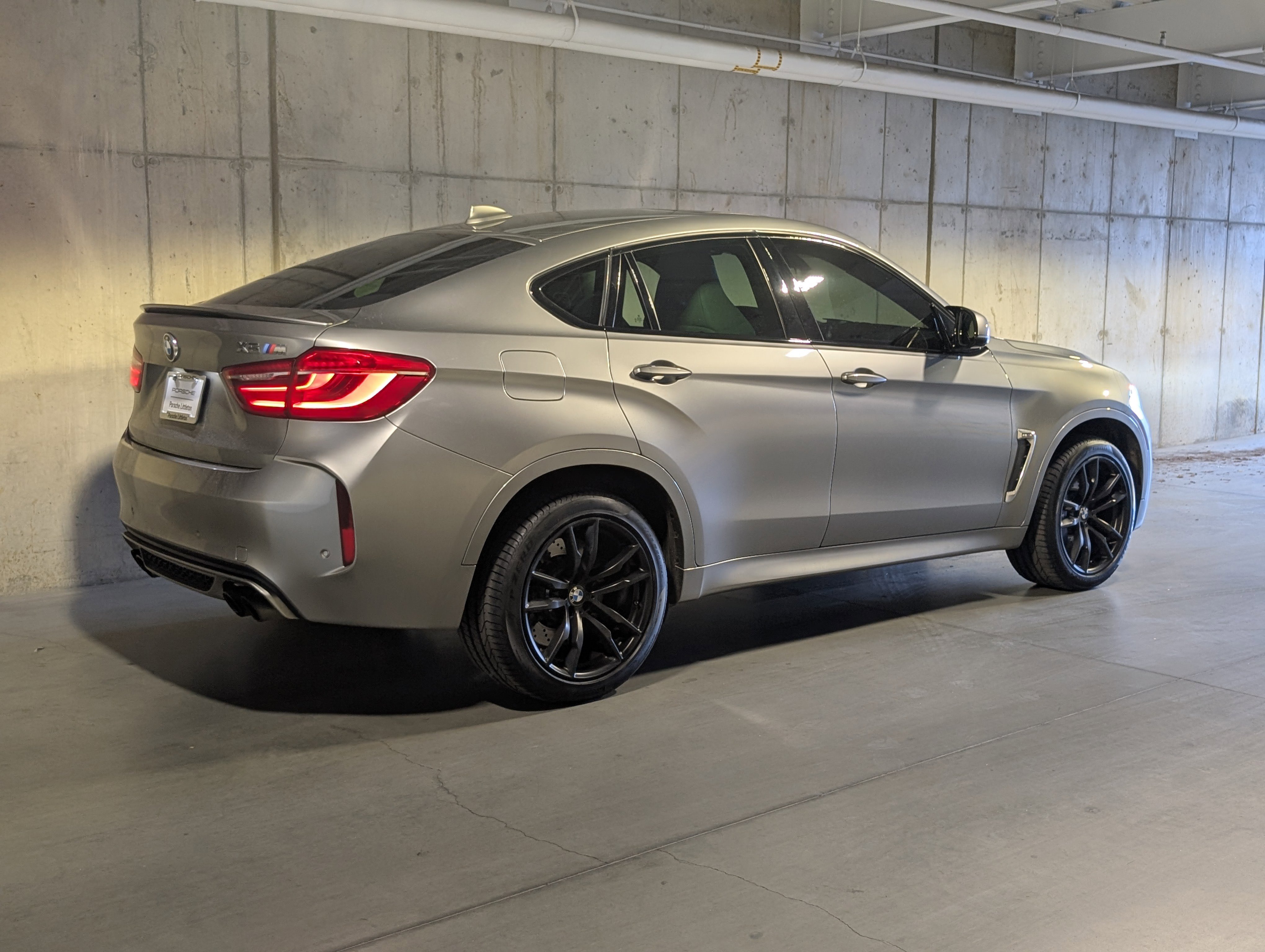Used 2015 BMW X6 M image 9