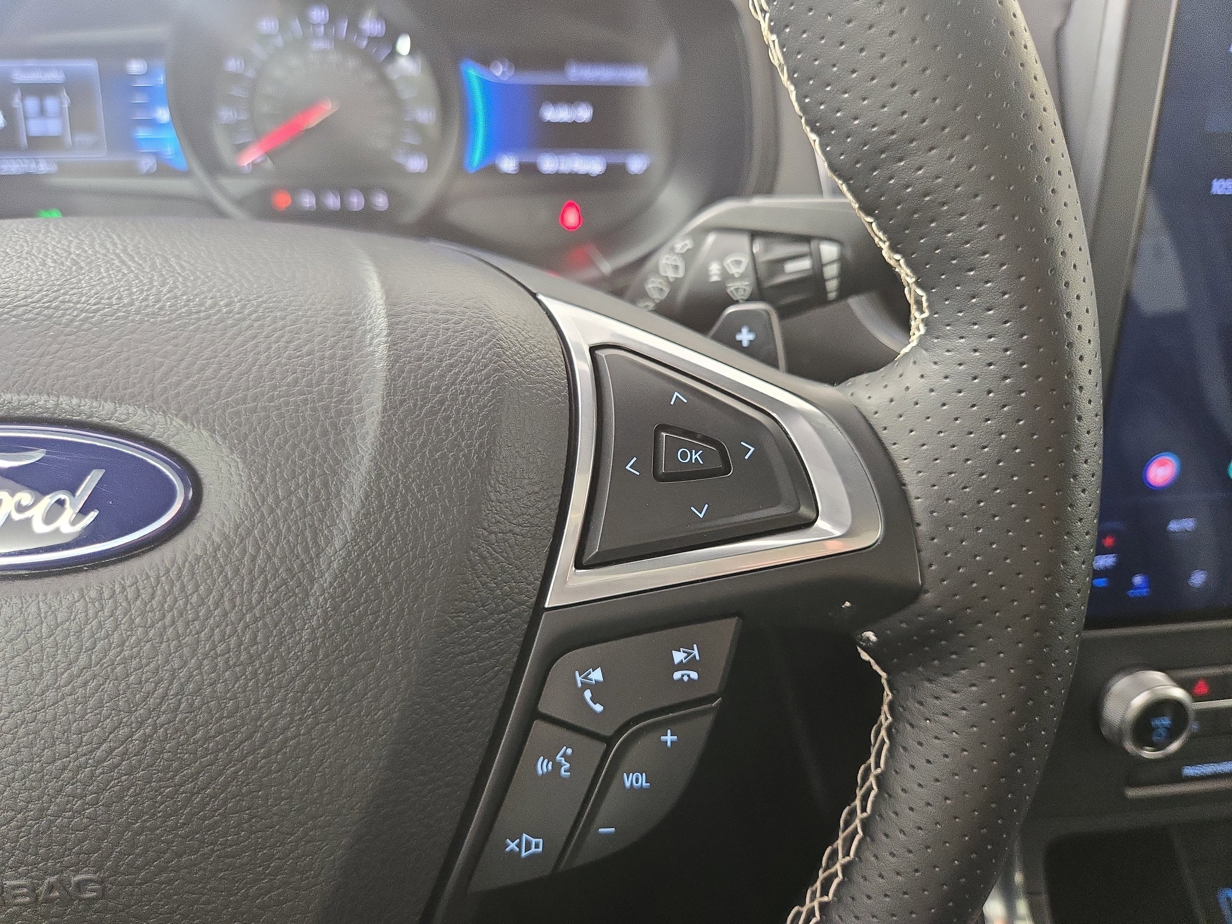 Used 2022 Ford Edge ST w/ Equipment Group 401A image 17