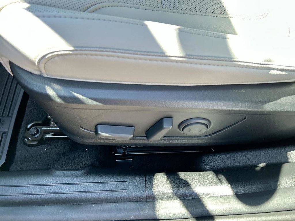 New 2026 Hyundai Tucson Limited image 16