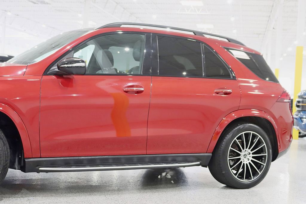 Used 2023 Mercedes-Benz GLE 350 4MATIC w/ AMG Line Exterior image 4