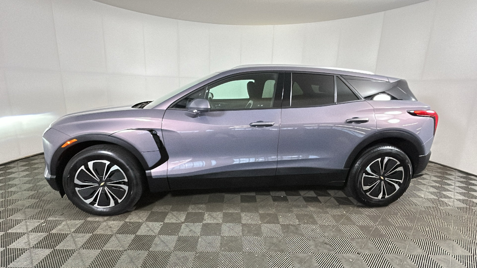 Used 2024 Chevrolet Blazer EV LT AWD/4WD image 7