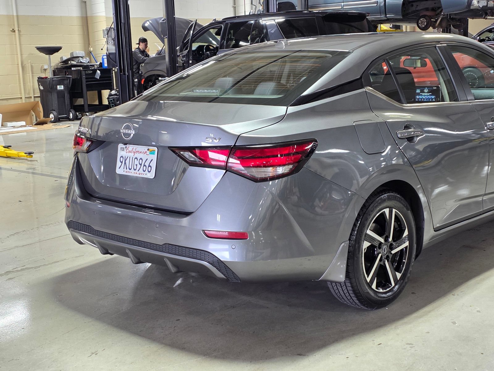Used 2024 Nissan Sentra SV FWD image 11
