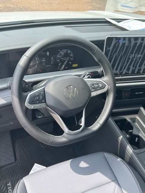 New 2026 Volkswagen Tiguan SE FWD image 8