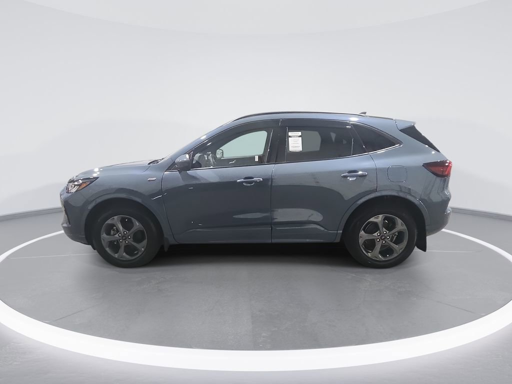 Used 2024 Ford Escape ST-Line Select w/ Class II Trailer Tow Package image 5