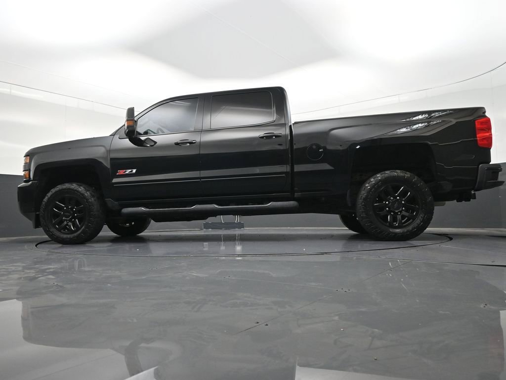 Used 2017 Chevrolet Silverado 2500 LT w/ Midnight Edition AWD/4WD image 26