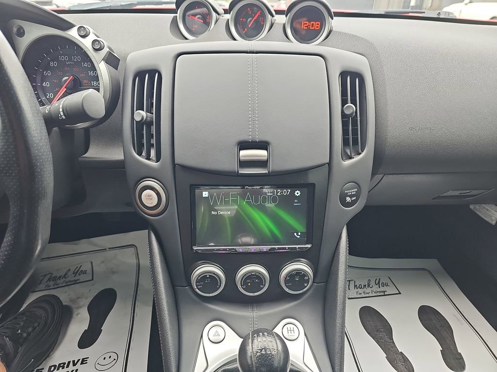 Used 2020 Nissan 370Z Coupe RWD image 23