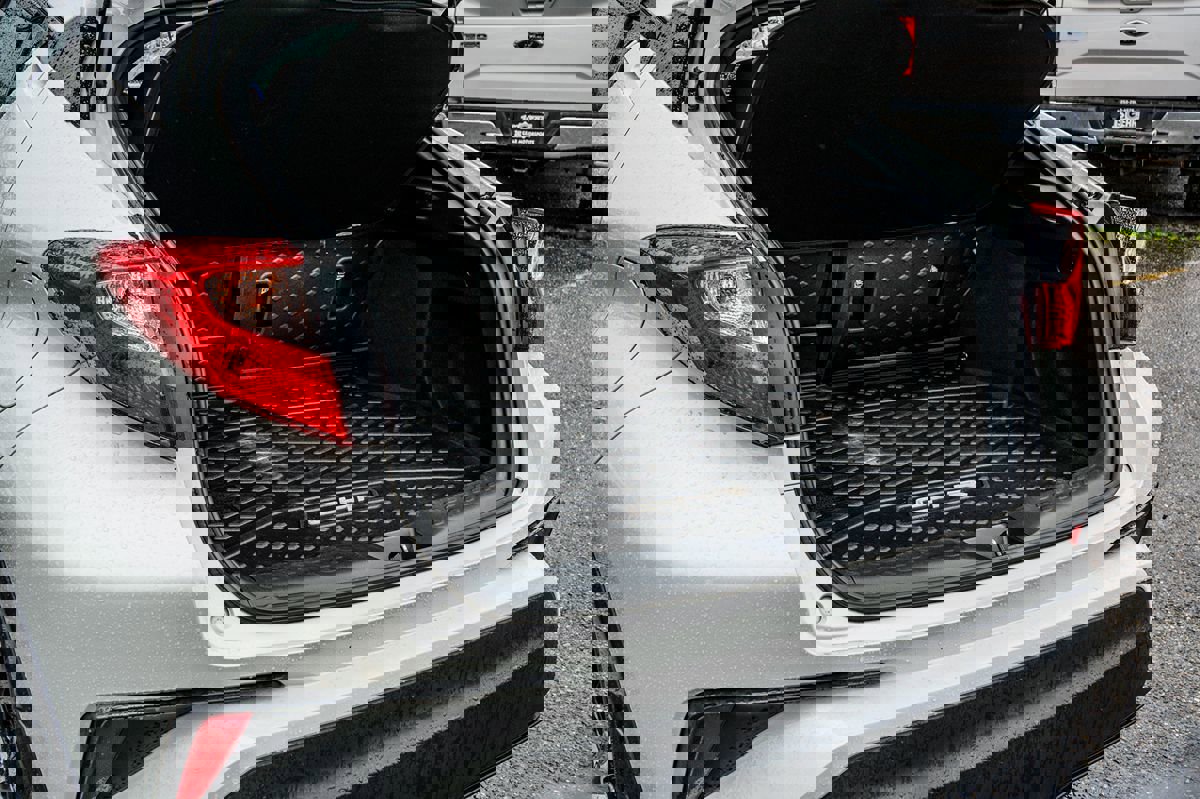 Used 2021 Toyota C-HR XLE image 18