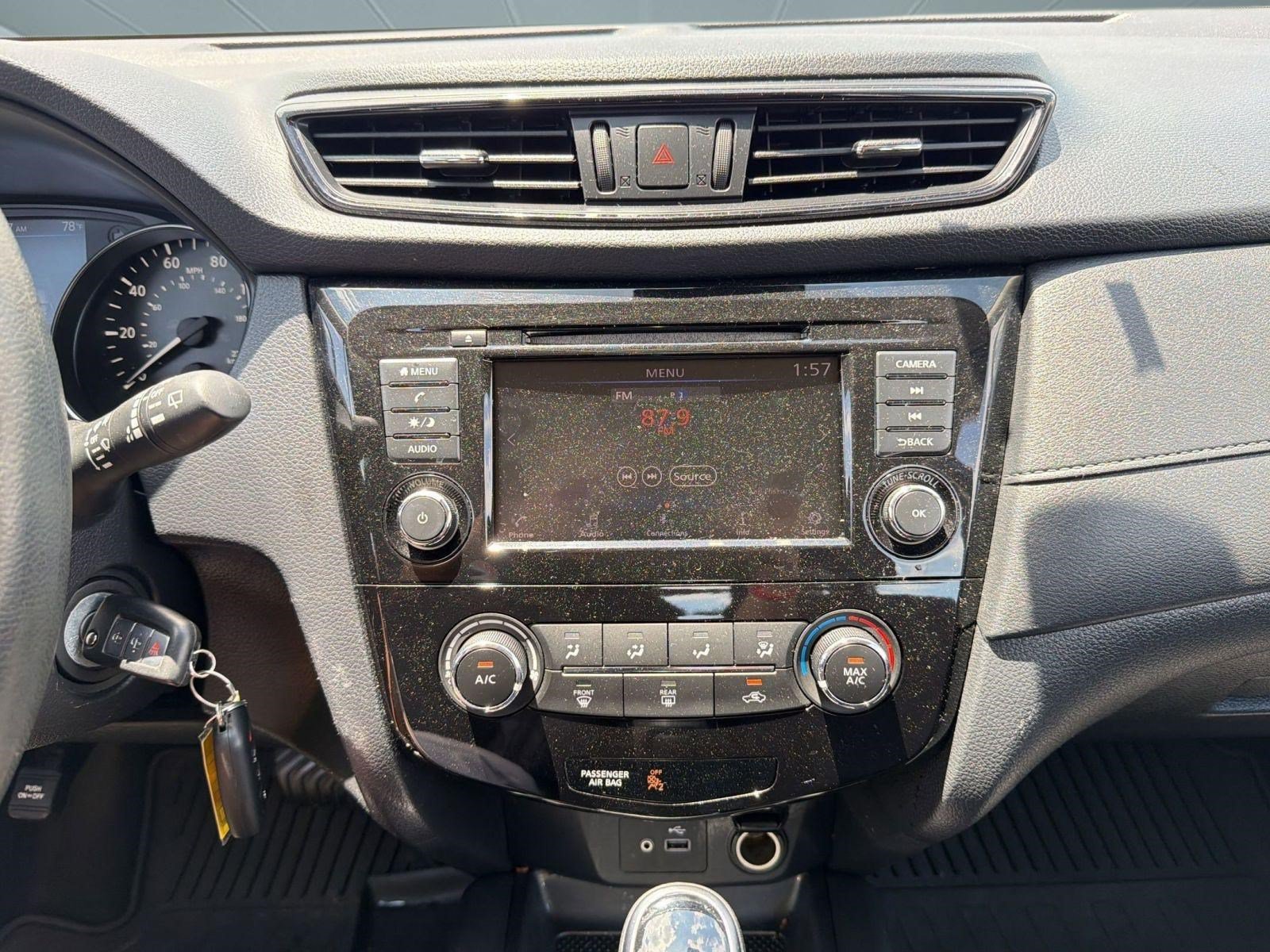 Used 2019 Nissan Rogue S AWD/4WD image 28