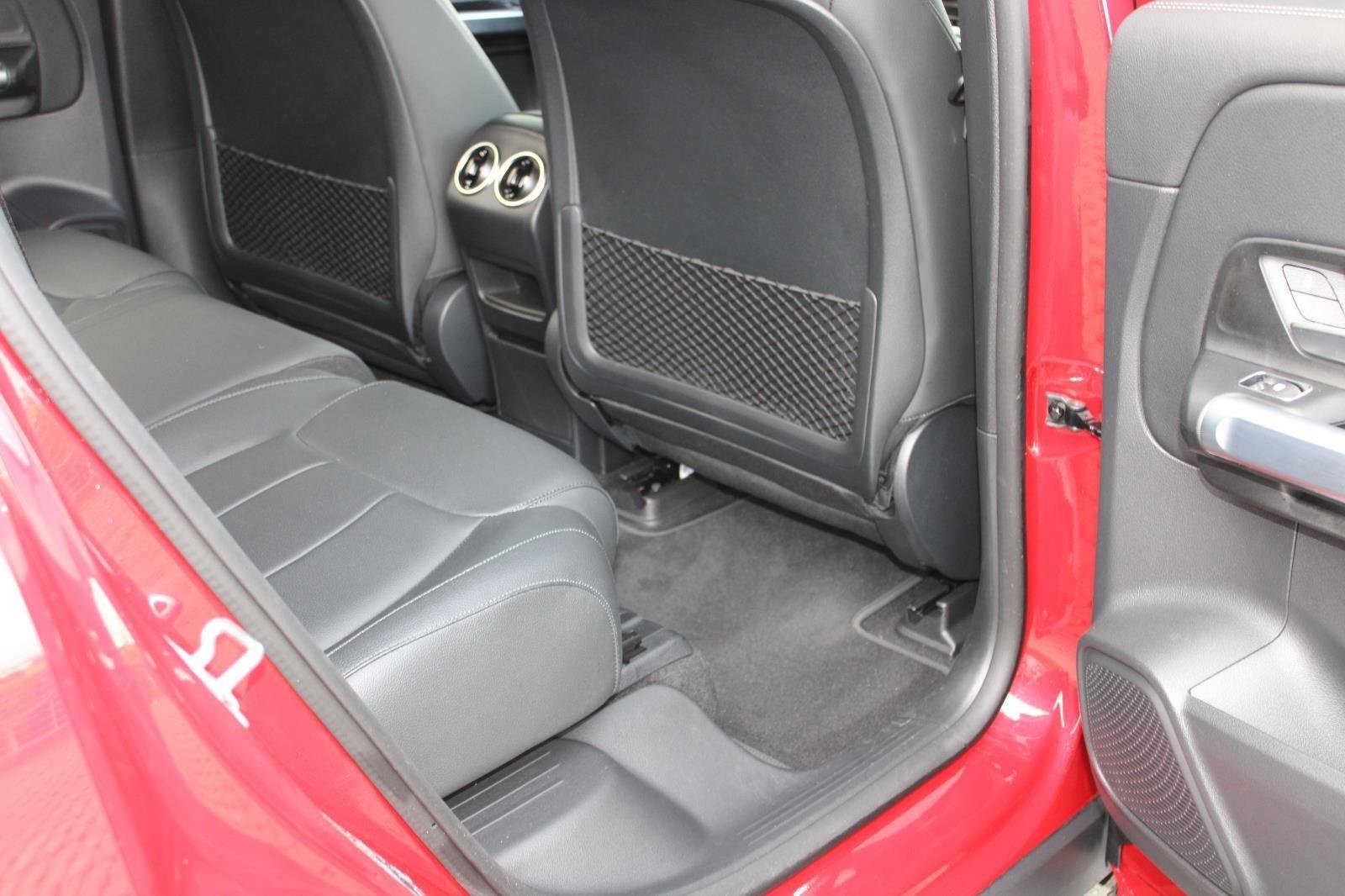 Used 2023 Mercedes-Benz EQB 300 4MATIC image 38