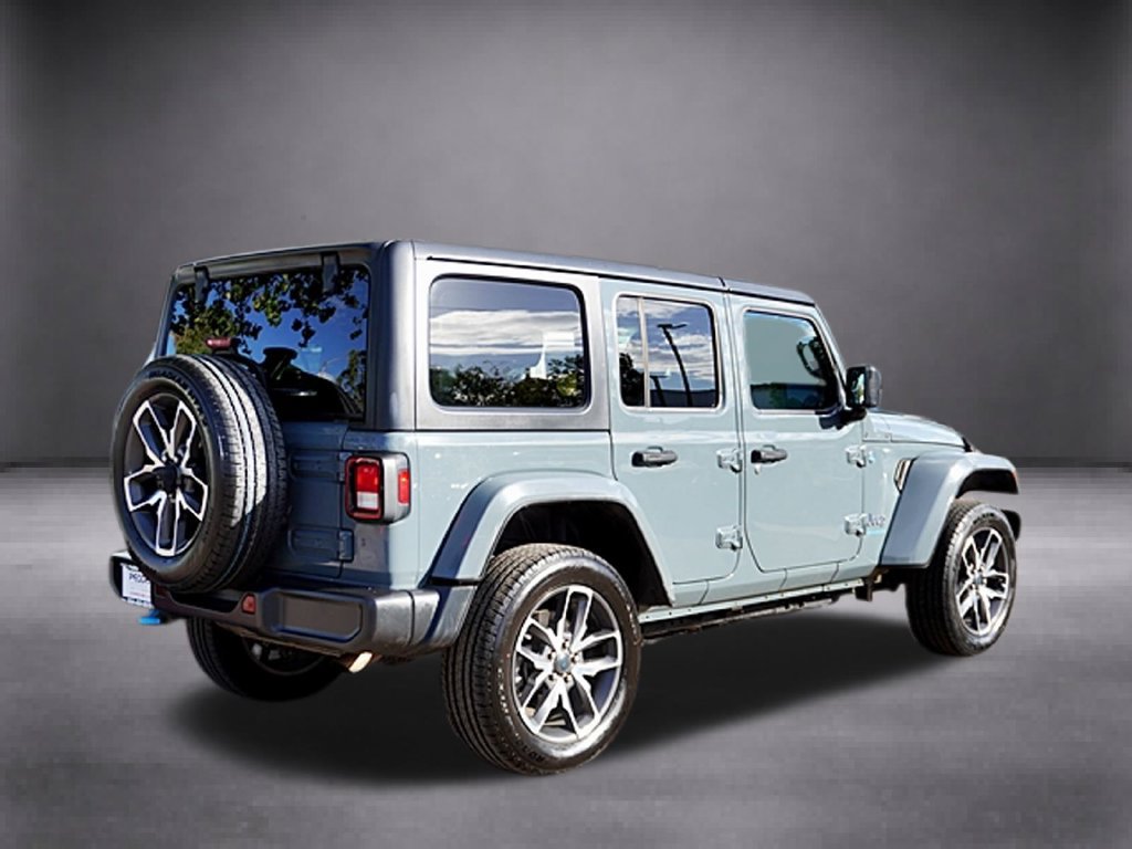 Used 2024 Jeep Wrangler Unlimited AWD/4WD image 4