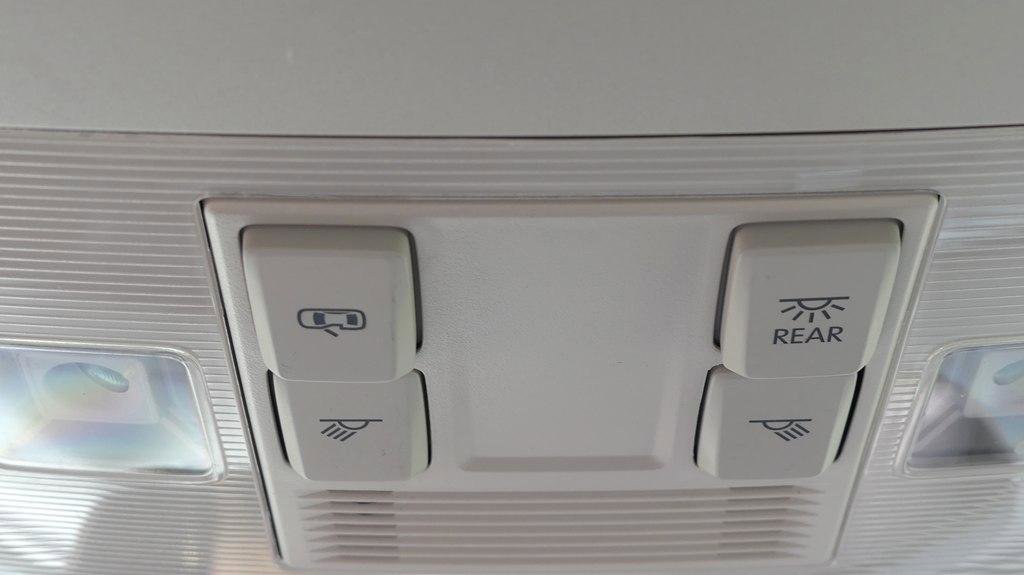 Used 2021 Volkswagen Arteon SE FWD image 28