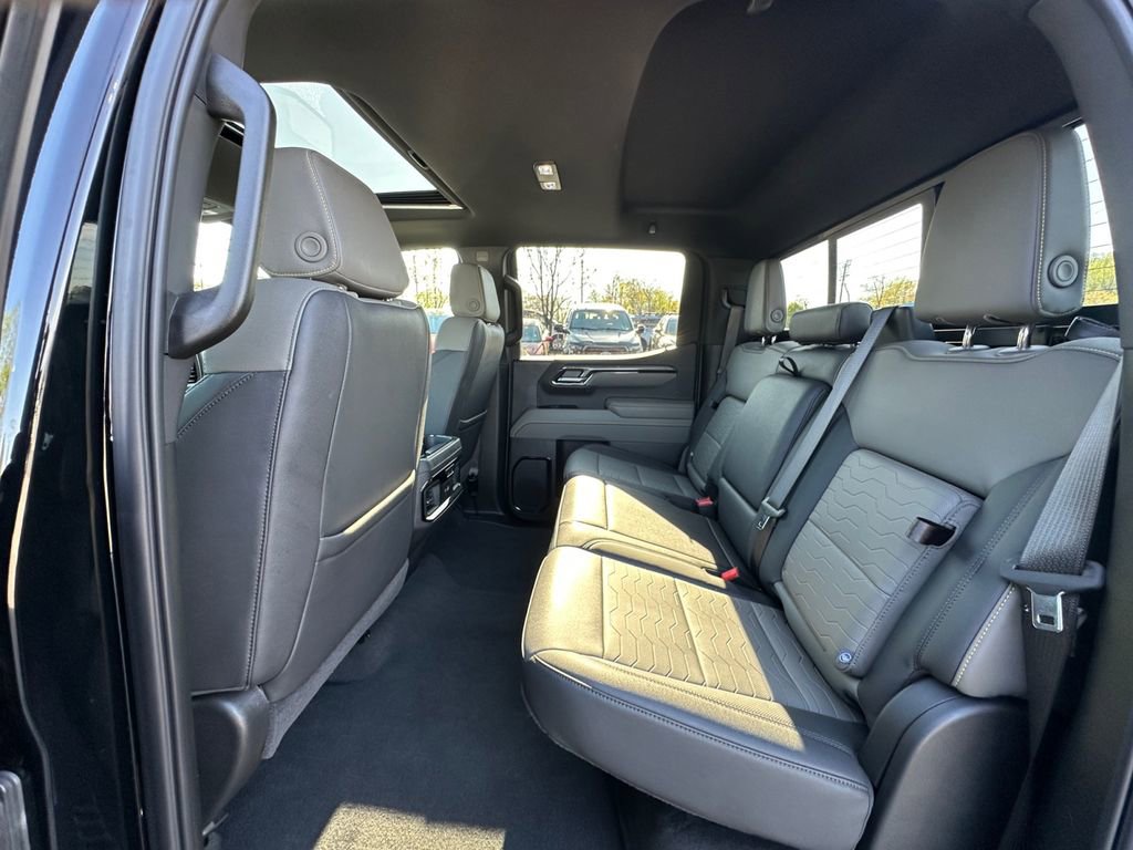 Used 2025 Chevrolet Silverado 1500 ZR2 w/ Technology Package image 24