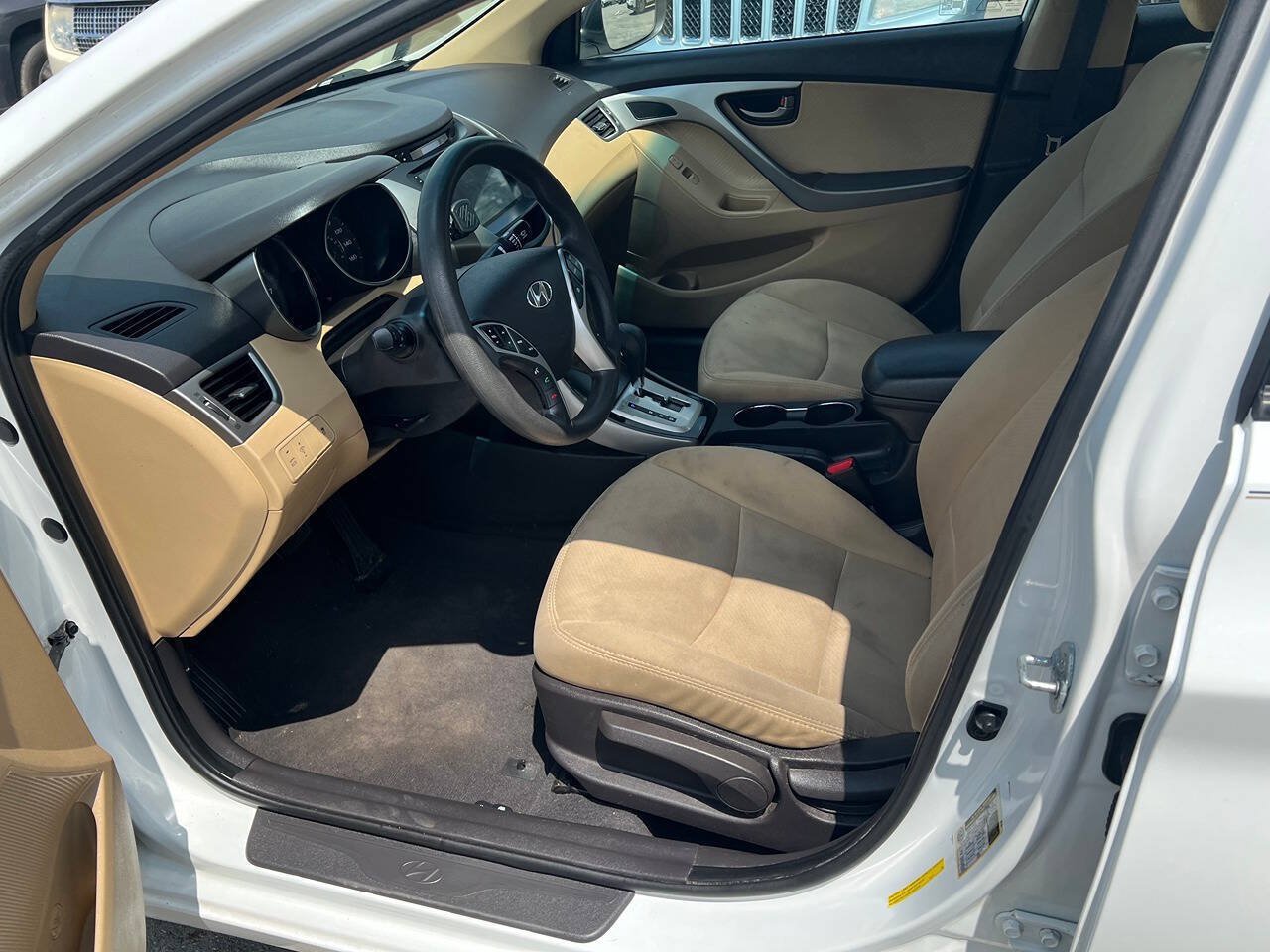 Used 2012 Hyundai Elantra GLS w/ Preferred Pkg 3 FWD image 17