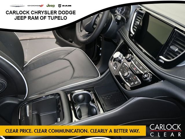 New 2026 Chrysler Pacifica Limited w/ Uconnect Theater Family Group image 31