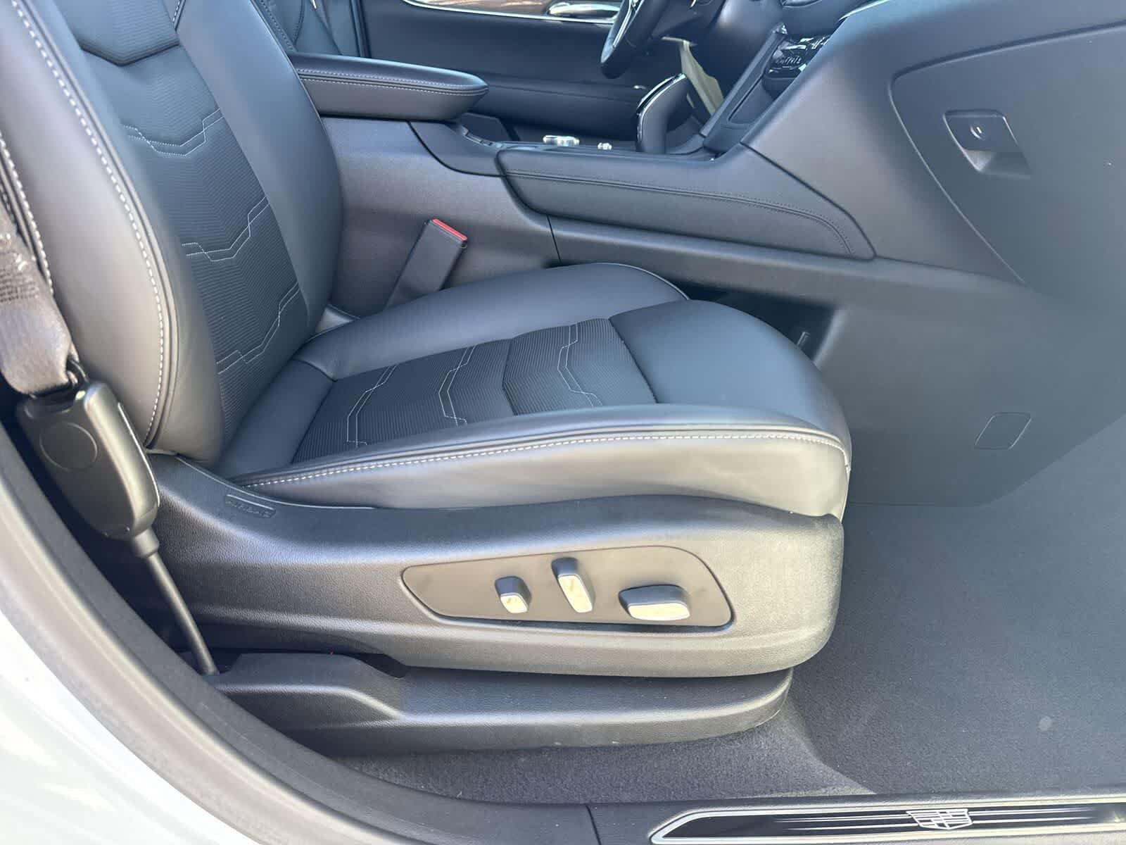 Used 2023 Cadillac XT5 Sportv w/ Platinum Package AWD/4WD image 12