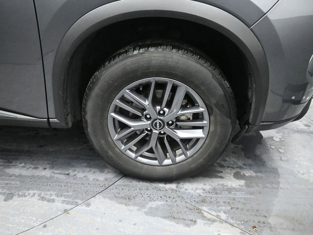 Used 2024 Nissan Rogue S image 18