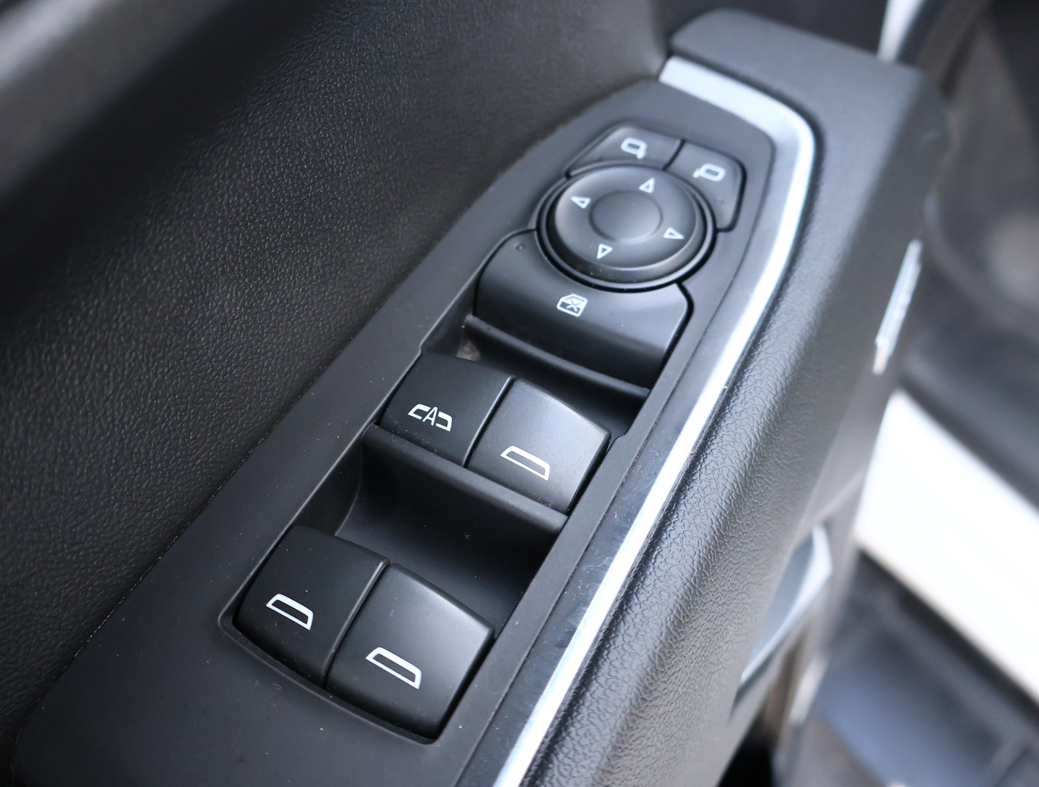 Used 2024 Chevrolet Silverado 1500 RST w/ Texas Edition Plus RWD image 8
