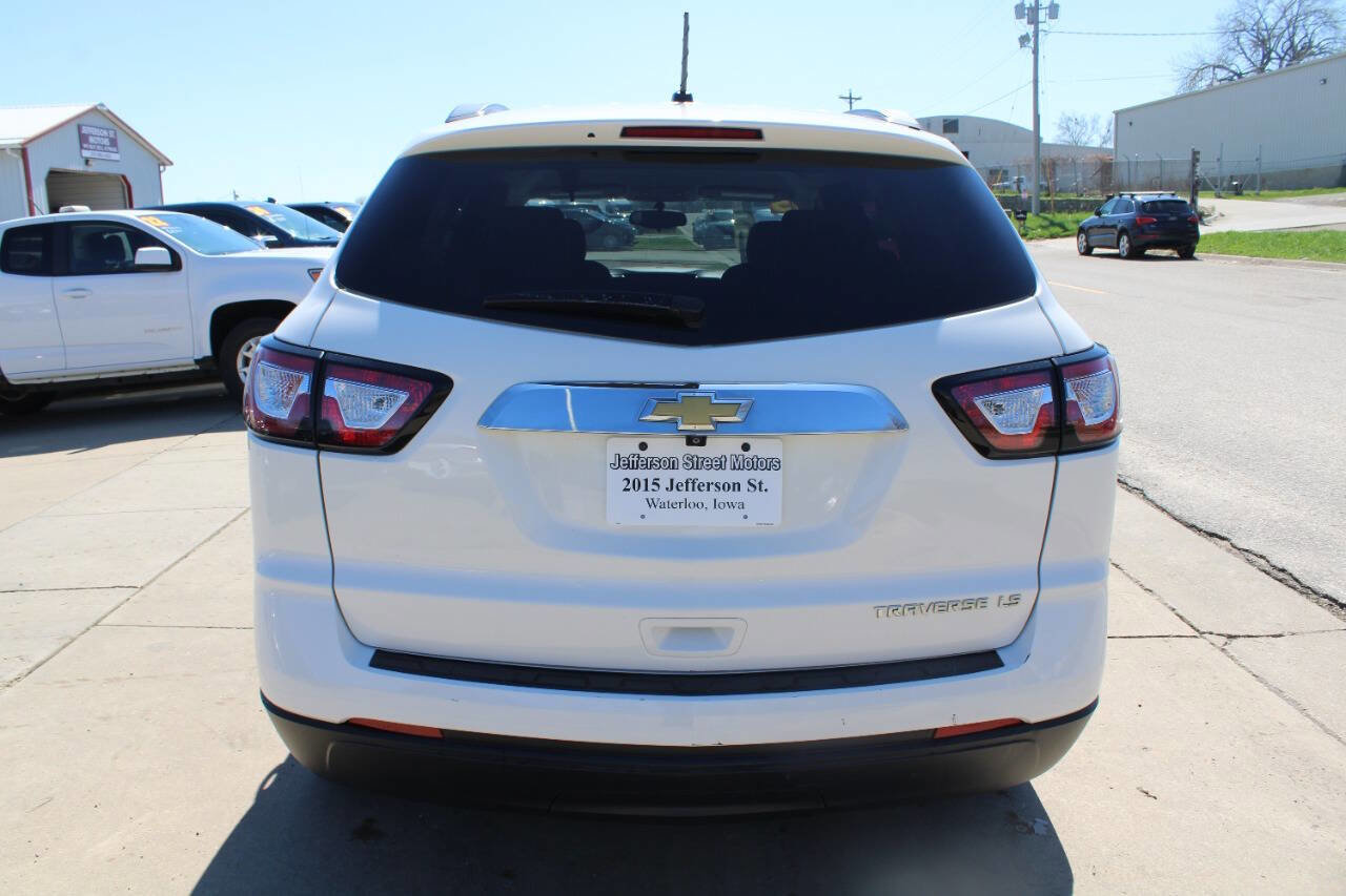 Used 2015 Chevrolet Traverse LS FWD image 7