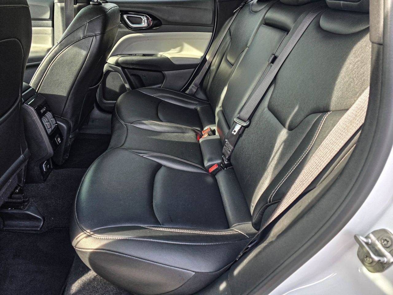 Used 2025 Jeep Compass Limited AWD/4WD image 30