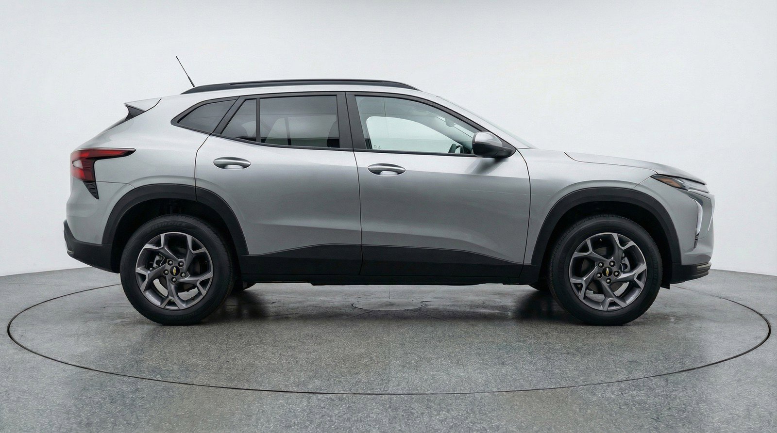 Used 2025 Chevrolet Trax LT w/ LT Convenience Package image 11