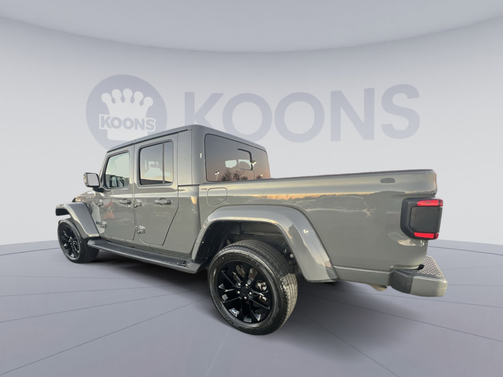 Used 2022 Jeep Gladiator Overland image 4