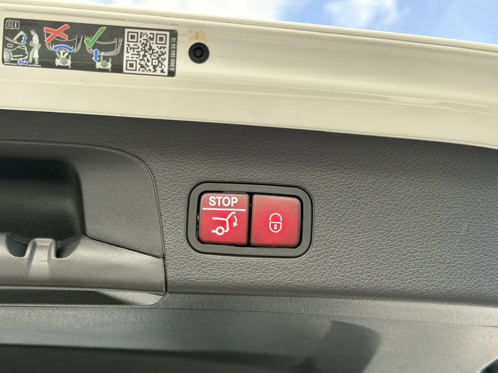 Used 2025 Mercedes-Benz GLS 450 4MATIC image 17