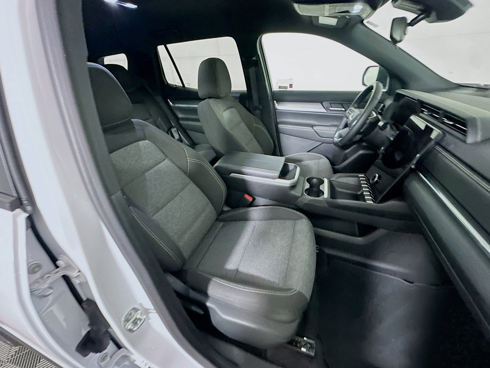 Used 2025 GMC Terrain Elevation image 30