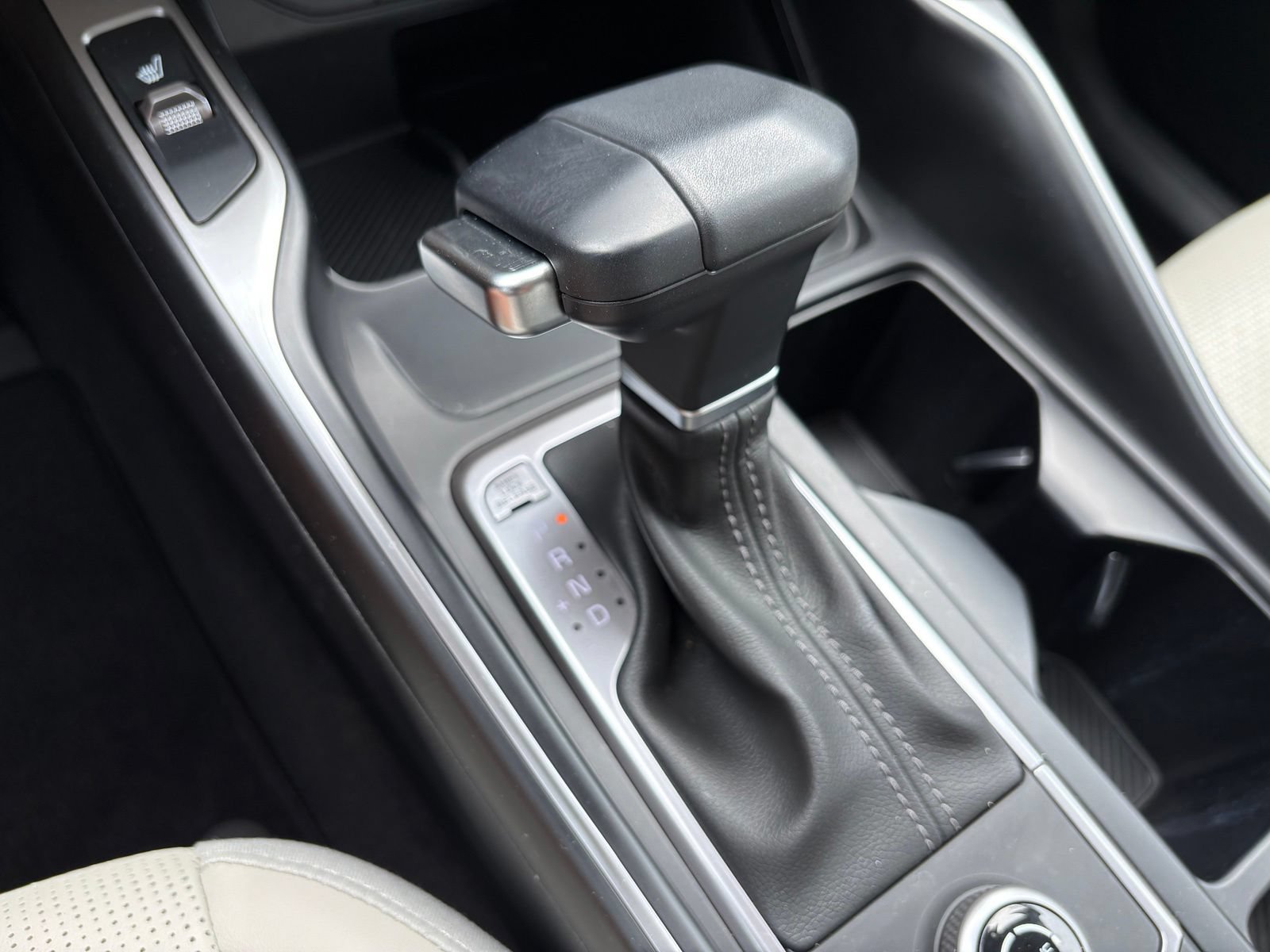 Used 2025 Kia Sorento S FWD image 18