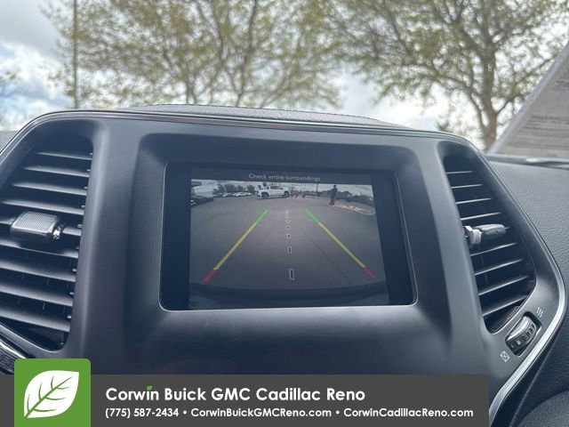 Used 2019 Jeep Cherokee Latitude Plus w/ Comfort/Convenience Group image 30