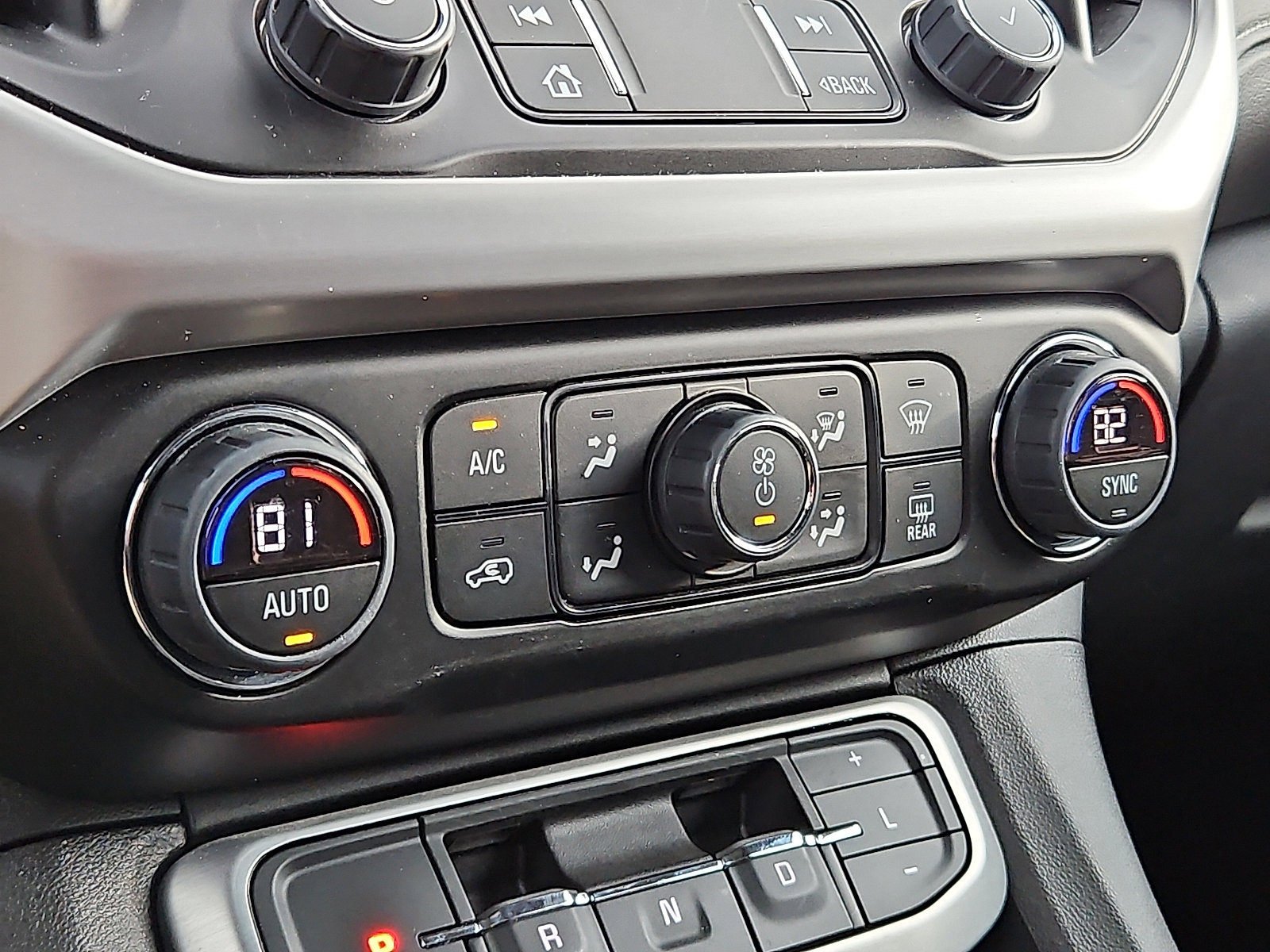 Certified 2023 GMC Acadia SLE image 15