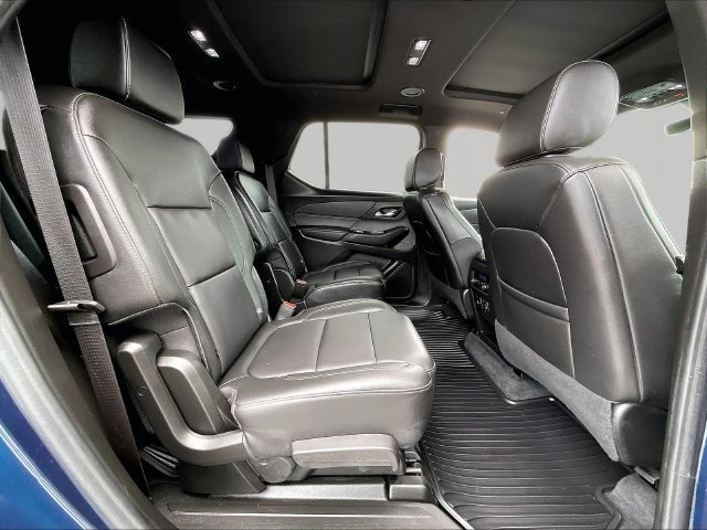 Used 2023 Chevrolet Traverse LT w/ LT Premium Package AWD/4WD image 16