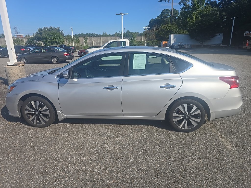 Used 2016 Nissan Sentra SL w/ Technology Package FWD image 8