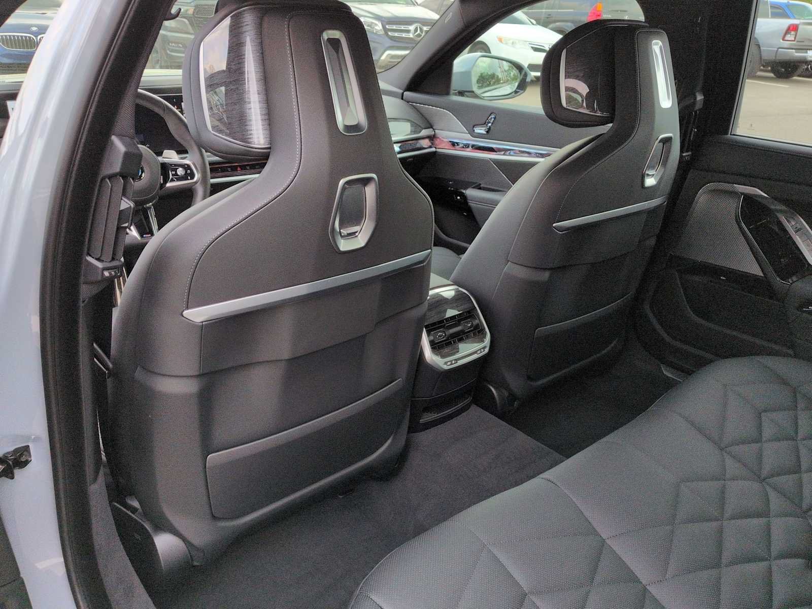 New 2025 BMW 740i xDrive AWD/4WD image 19