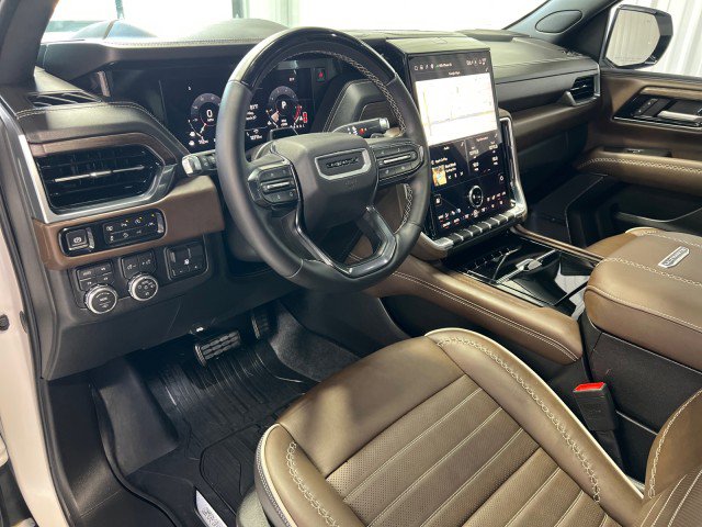Used 2025 GMC Yukon XL Denali Ultimate w/ LPO, Floor Liner Package image 9