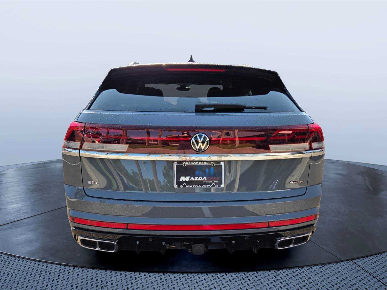 Used 2024 Volkswagen Atlas Cross Sport SEL R-Line AWD/4WD image 7