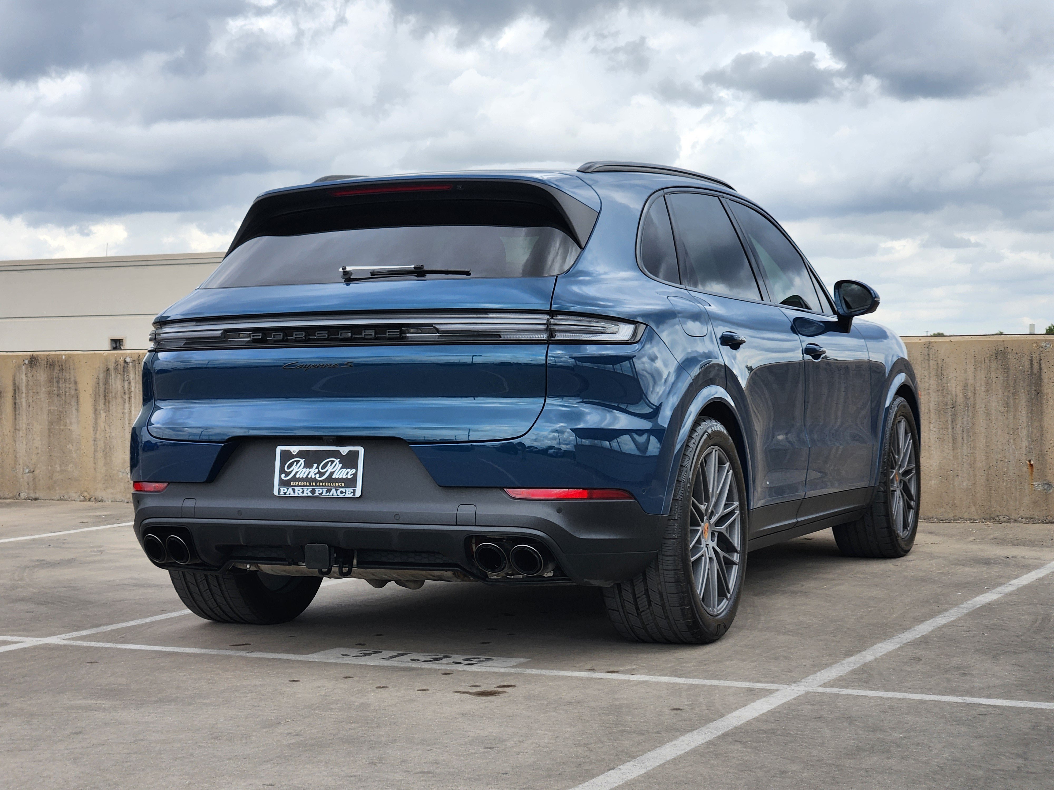 Certified 2025 Porsche Cayenne S AWD/4WD image 8
