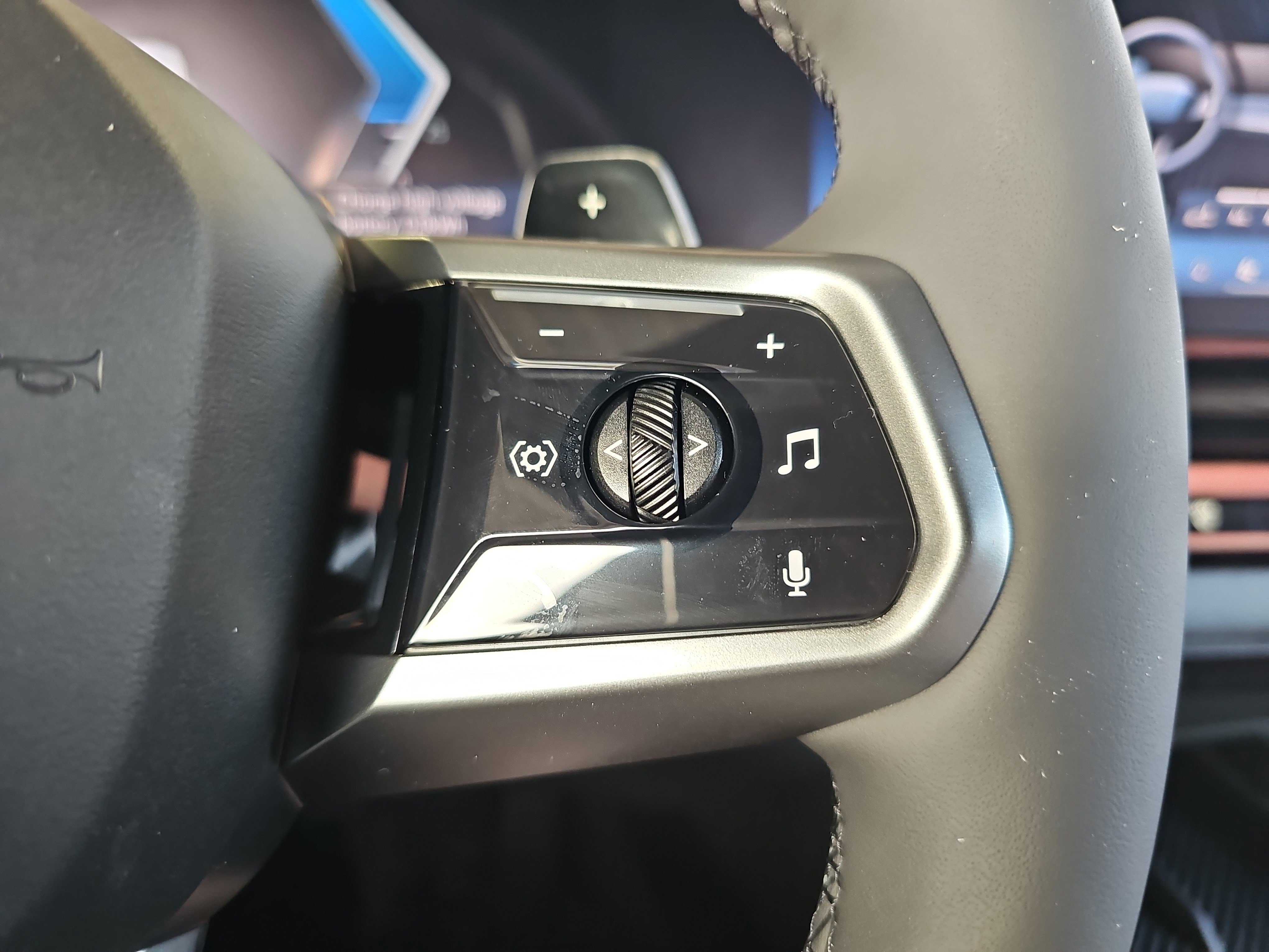 New 2026 BMW 550e xDrive w/ Executive Package image 19