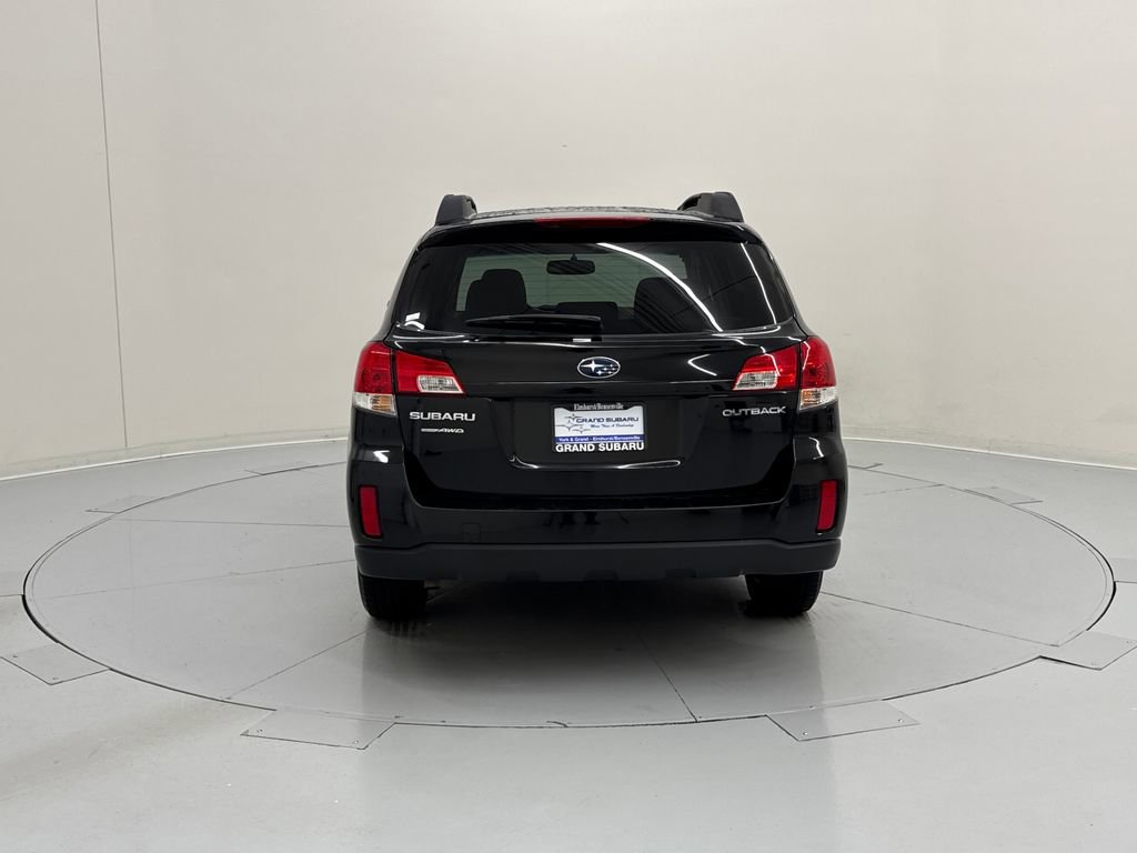 Used 2011 Subaru Outback 2.5i Premium w/ All-Weather Pkg AWD/4WD image 4