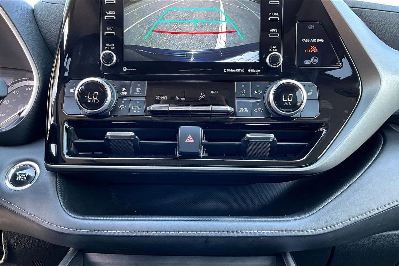 Used 2022 Toyota Highlander XLE image 17