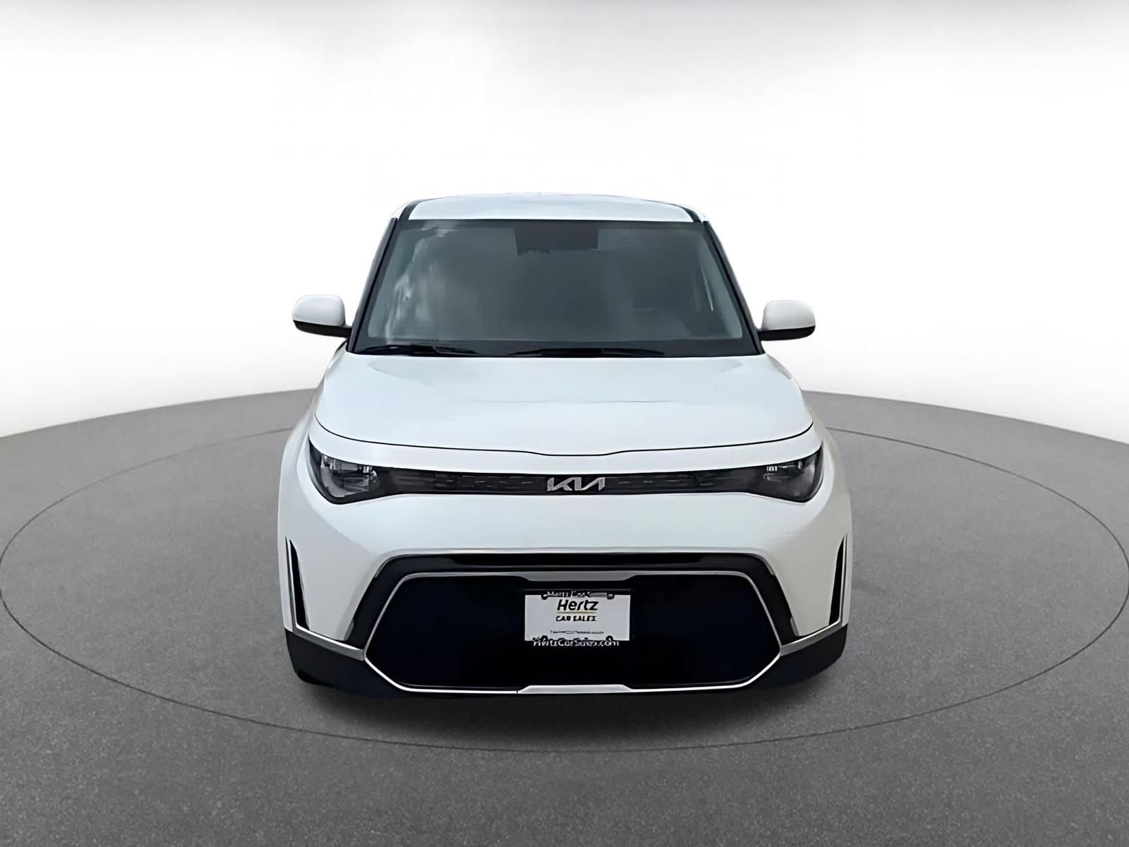 Used 2025 Kia Soul LX w/ LX Technology Package image 2