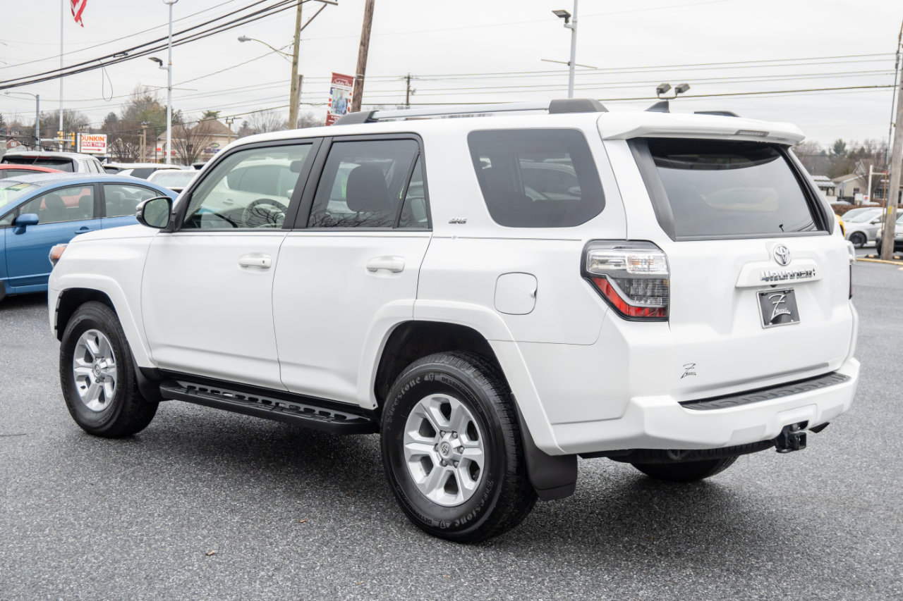 Used 2022 Toyota 4Runner SR5 Premium image 8