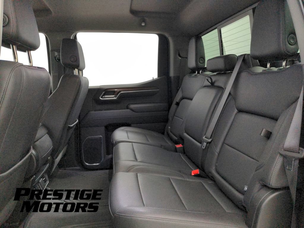 Used 2024 Chevrolet Silverado 1500 LT w/ Z71 Off-Road Package AWD/4WD image 23