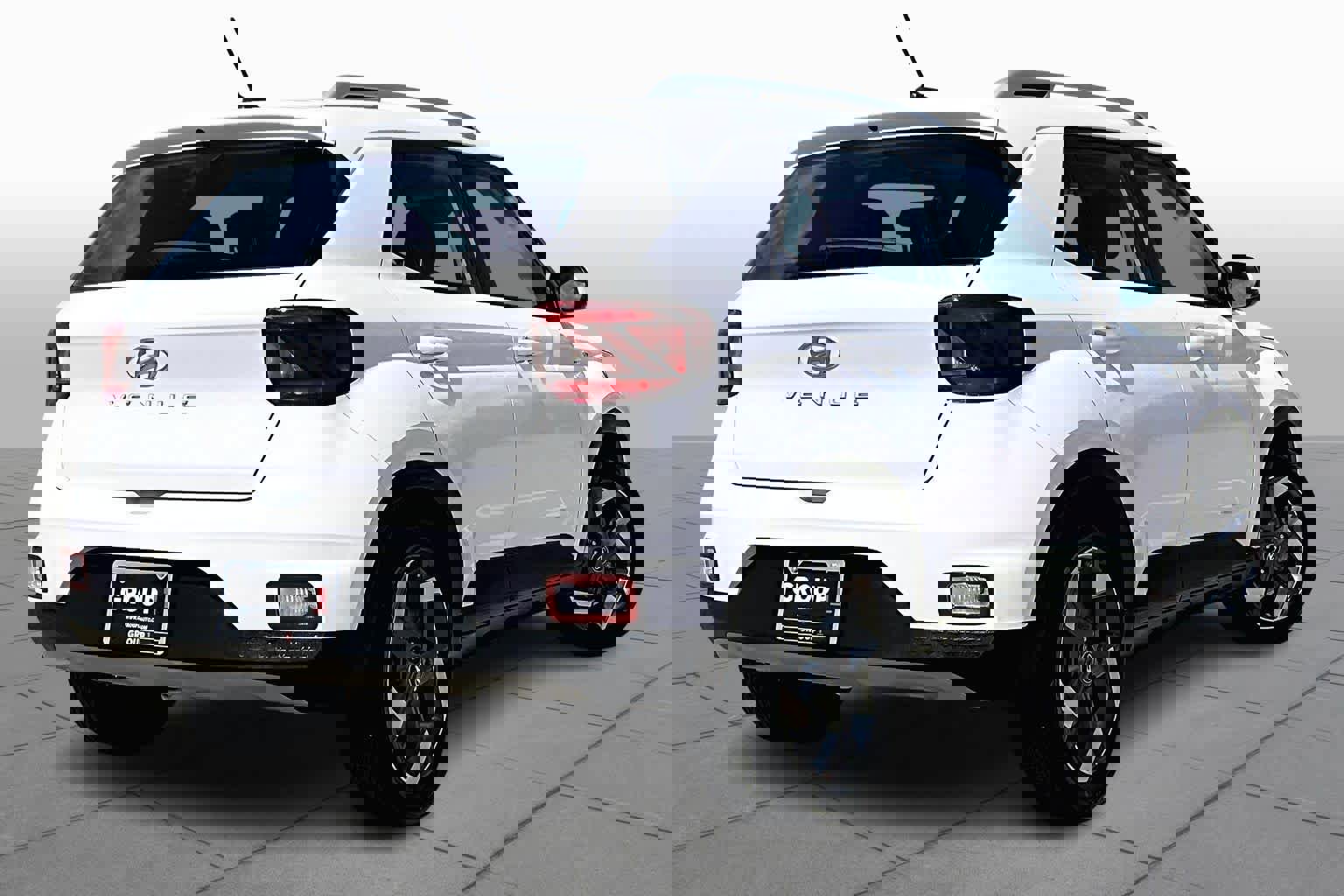 Used 2023 Hyundai Venue SEL w/ Cargo Package image 12