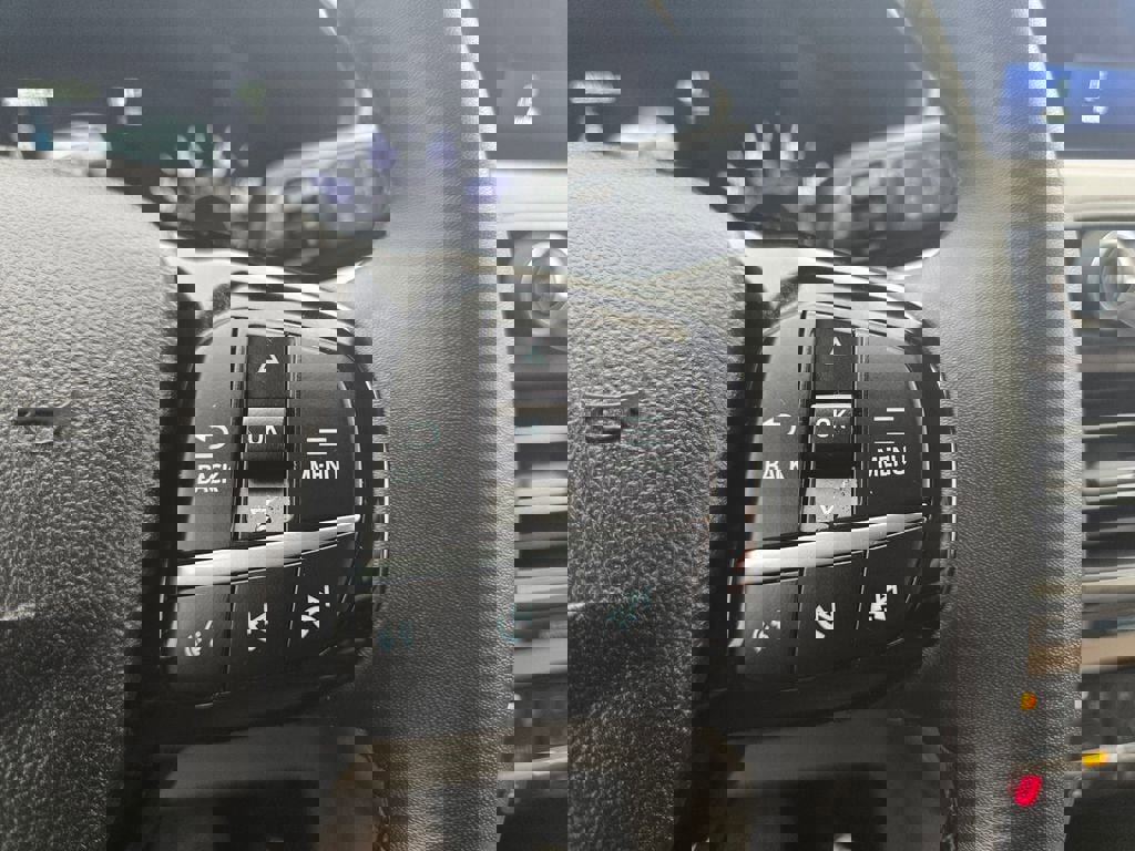 Used 2022 Ford Escape SE w/ SE Sport Appearance Package image 19