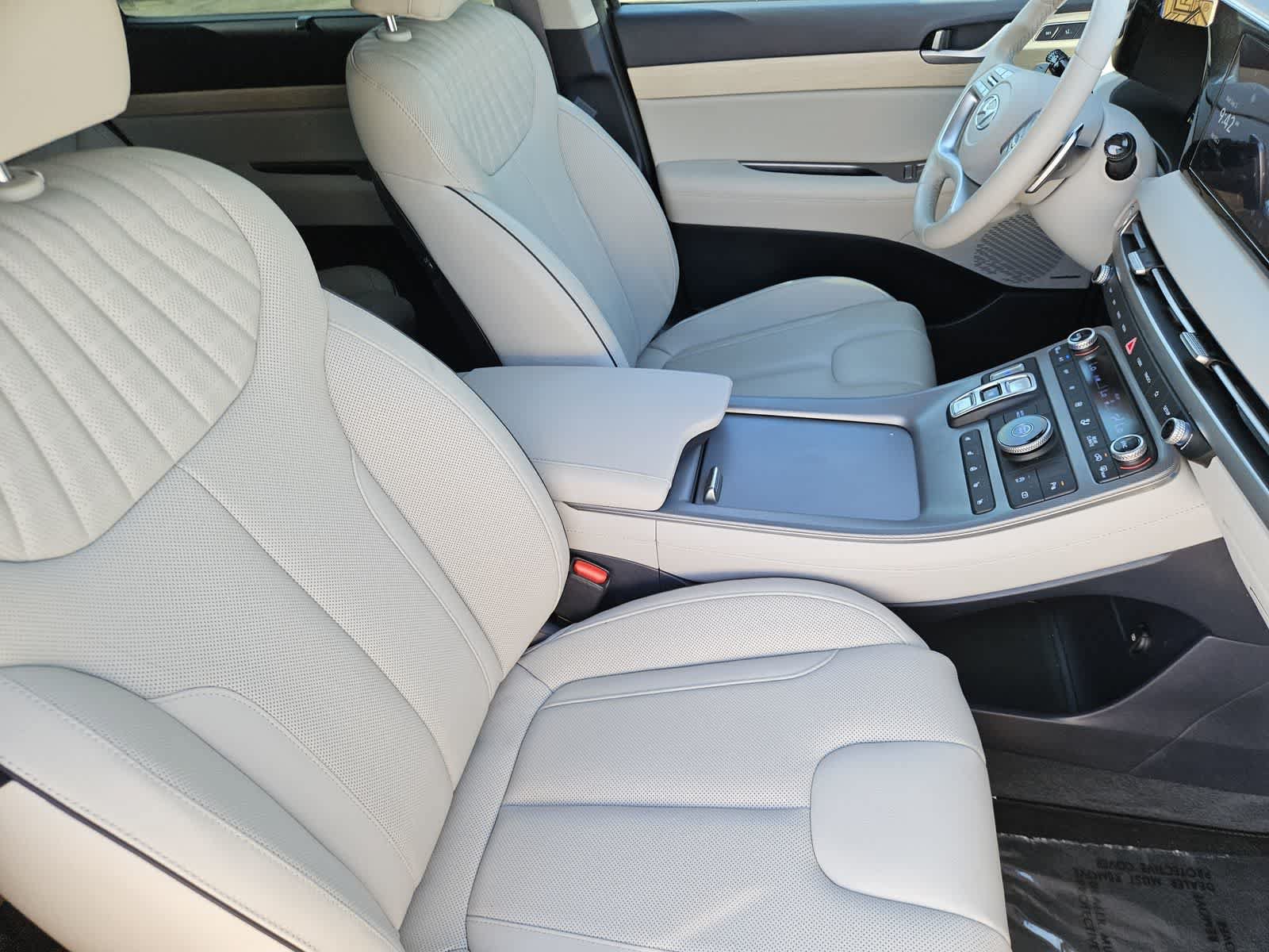 Used 2025 Hyundai Palisade Limited FWD image 12