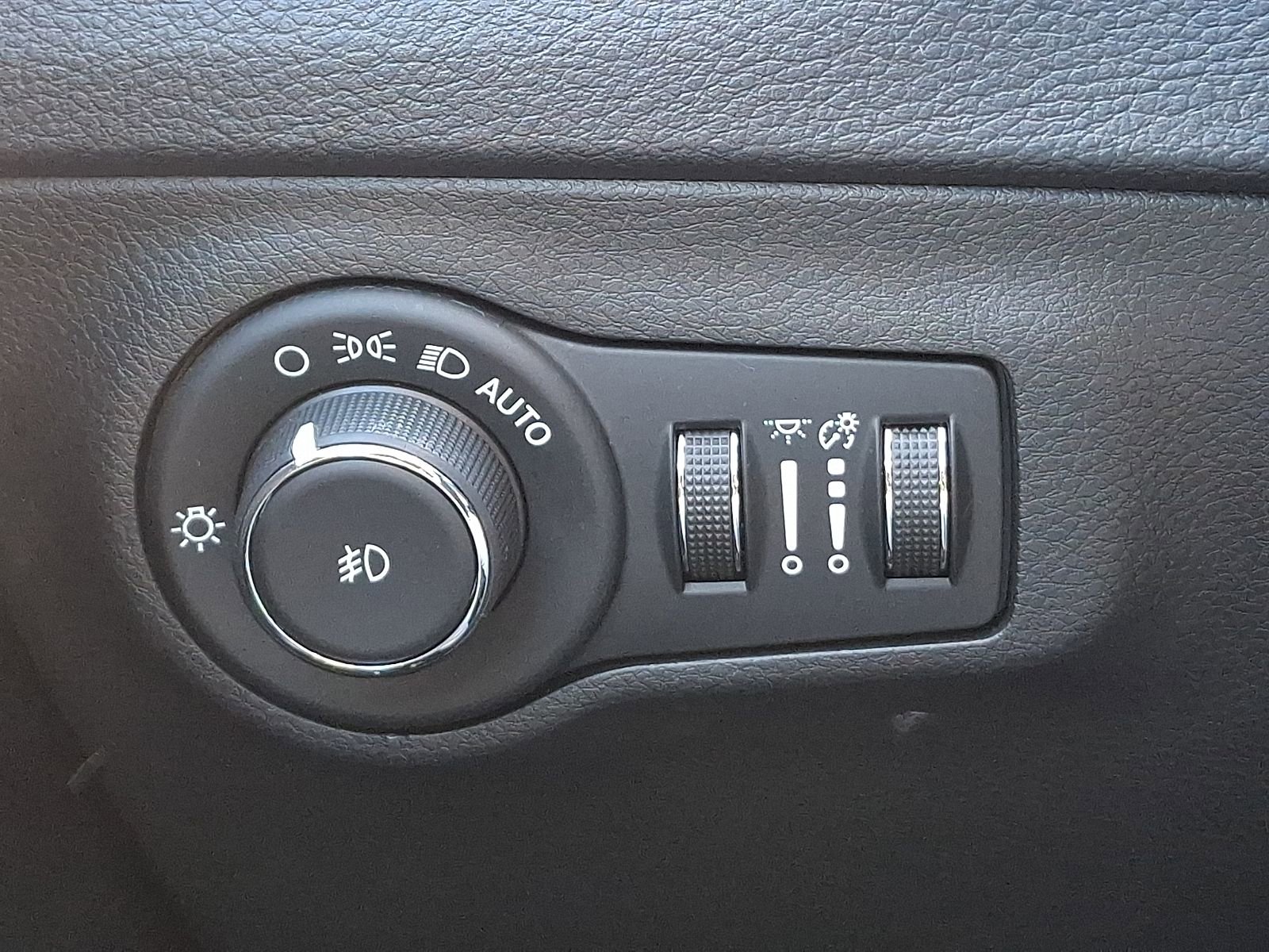 Used 2020 Jeep Compass Latitude w/ Cold Weather Group image 23