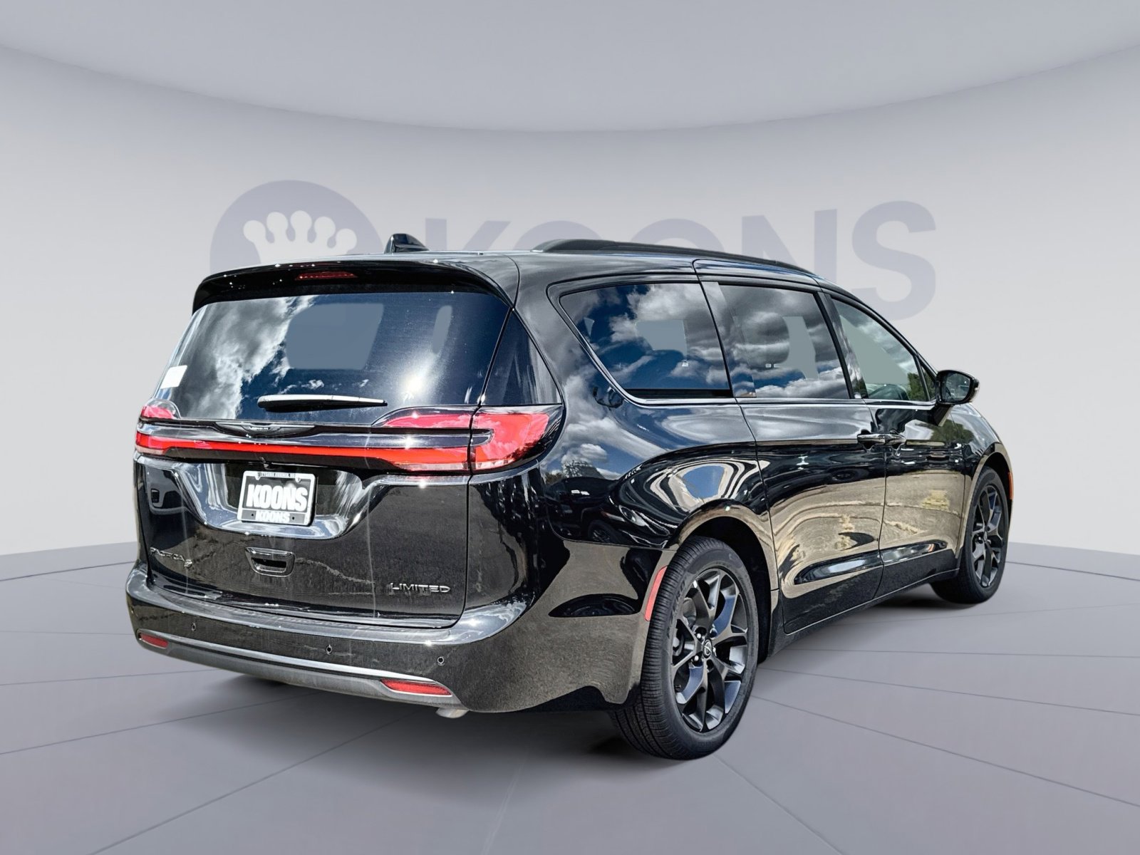New 2026 Chrysler Pacifica Limited w/ S Appearance Package image 7